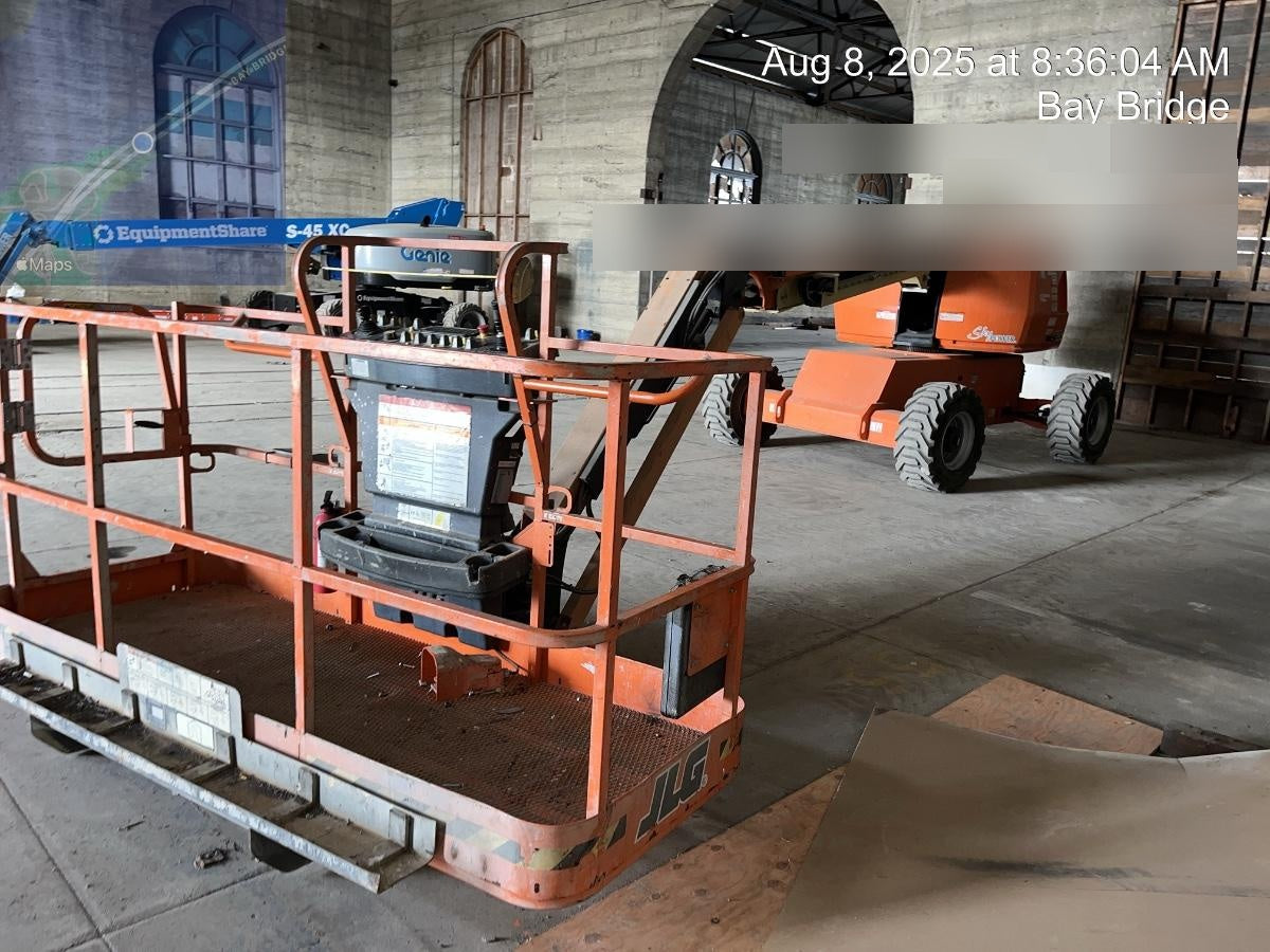 2023 JLG 460SJ