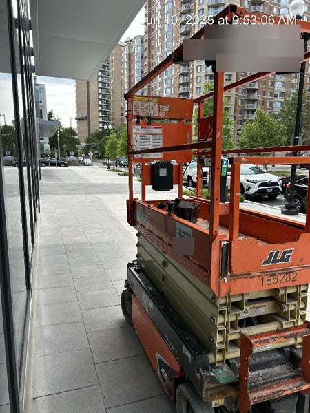2021 JLG ES1932