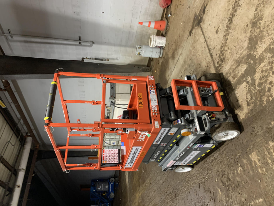 2020 Skyjack SJIII-3219 Solid NM Tires, Half height spring hinged entry gate, Dual Beacons, 800W Inverter