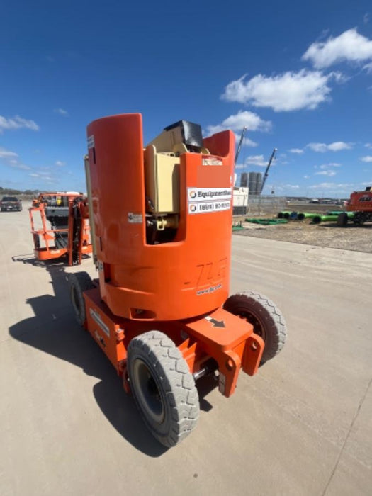 2019 JLG E300AJP