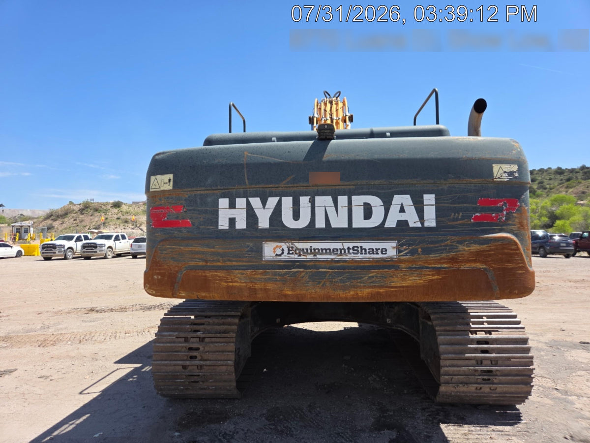 2017 HYUNDAI HX330L