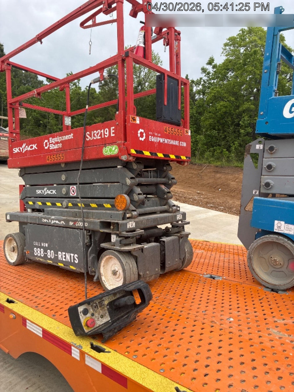 2024 Skyjack SJ3219 Electric Drive, Sld NM Tires, DBcns, RFRails, Power to Platform, T3 + Access Control