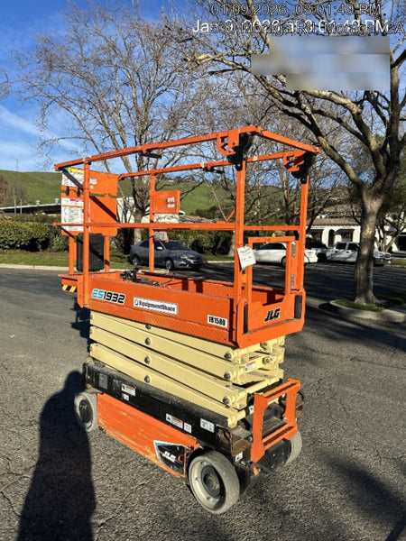 2021 JLG ES1932