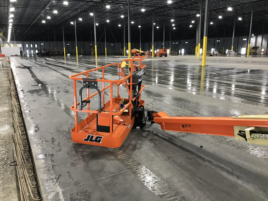 2019 JLG 400S
