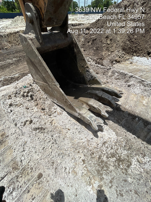 2017 CASE 36" Bucket - Case