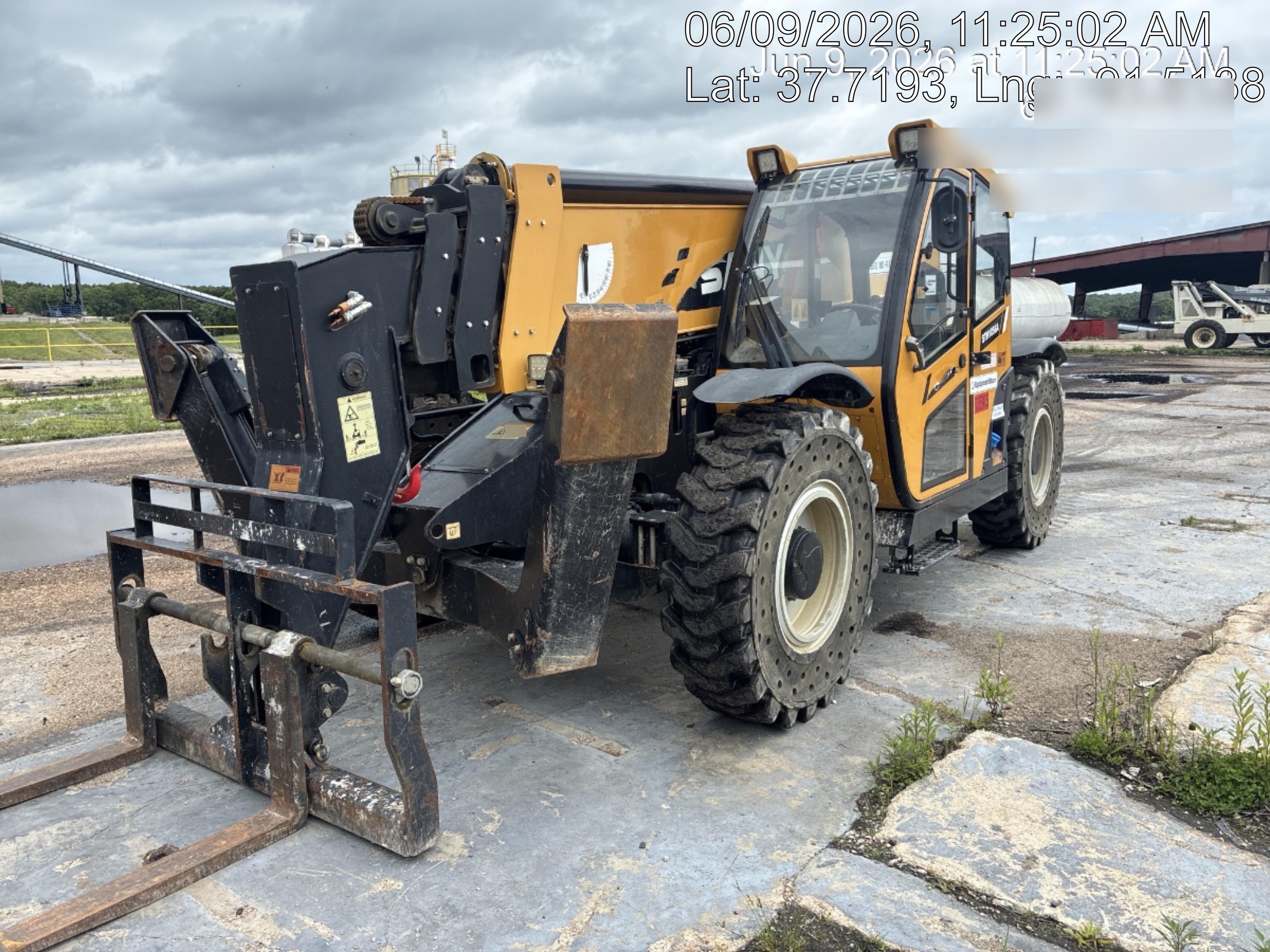 2021 SANY STH1056