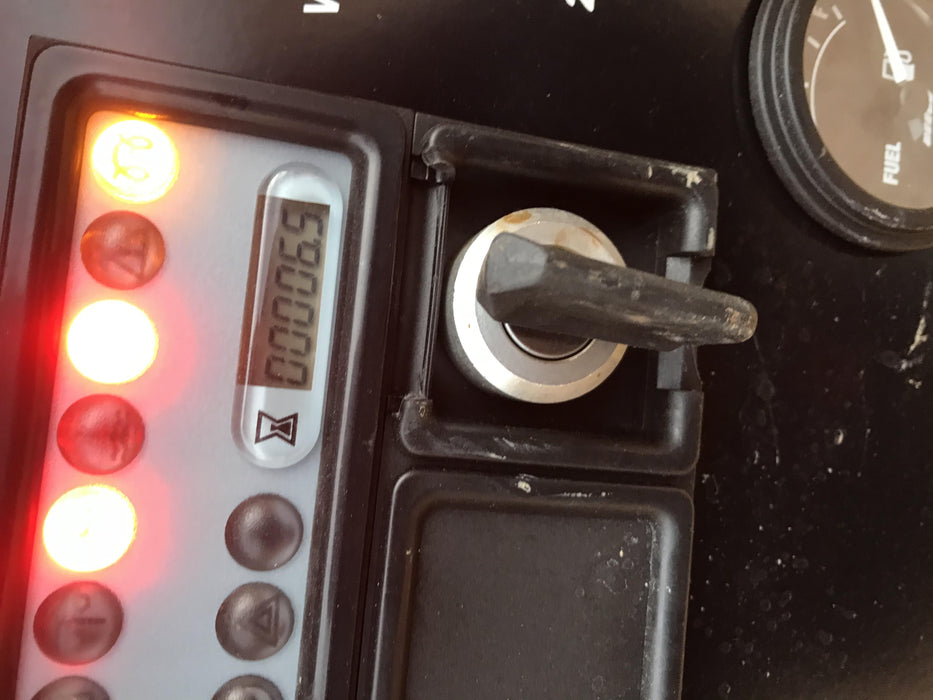 2019 Vac-Tron LP573XDT 24Hp Kohler Diesel, 500 Gal Debris Tank, 500 CFM Vacuum Pump, x2 100 Gal Water Tanks