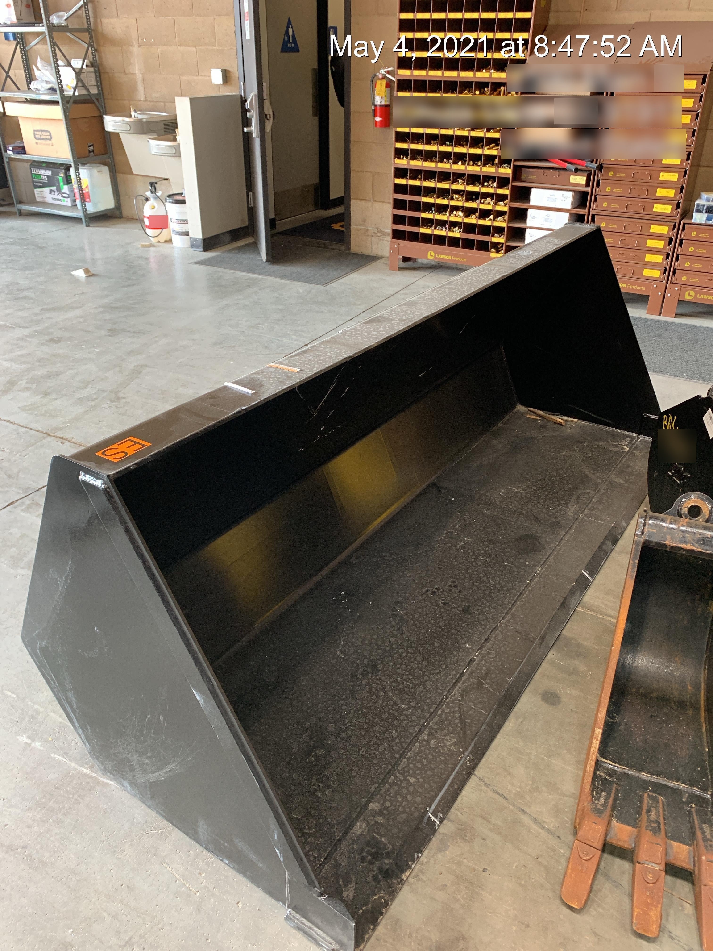 2021 JLG 1001100823