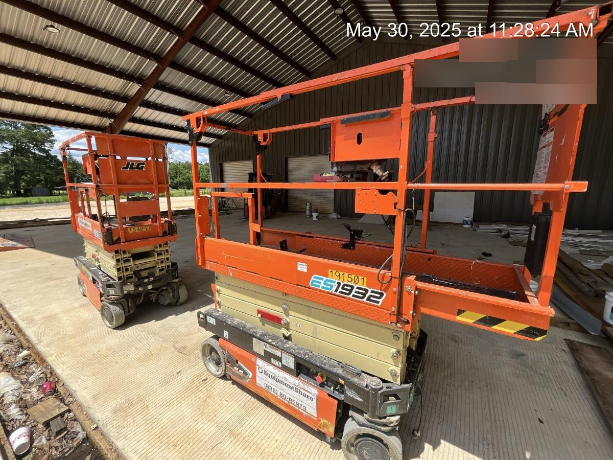 2021 JLG ES1932