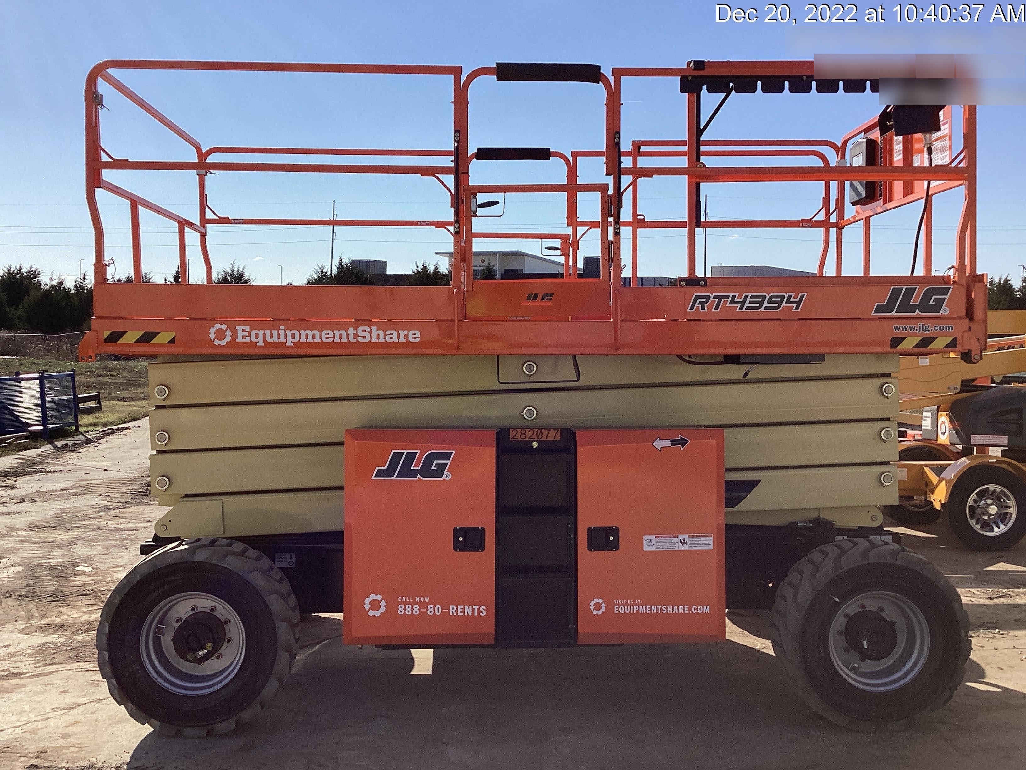 2022 JLG RT4394
