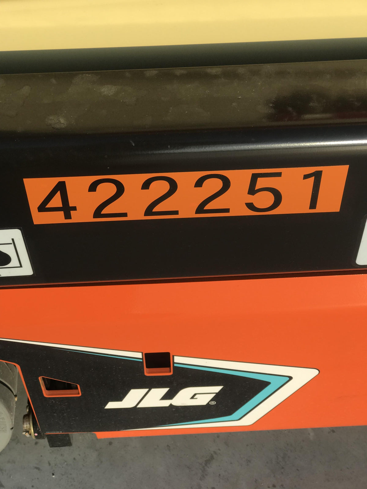 2024 JLG ES1932