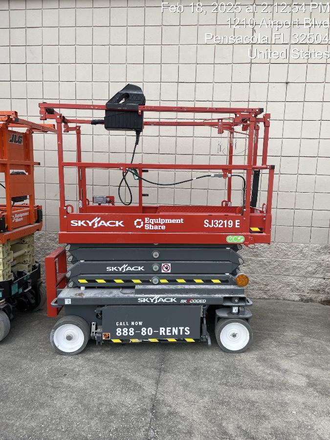 2024 Skyjack SJ3219 Electric Drive, Sld NM Tires, DBcns, RFRails, Power to Platform, T3 + Access Control