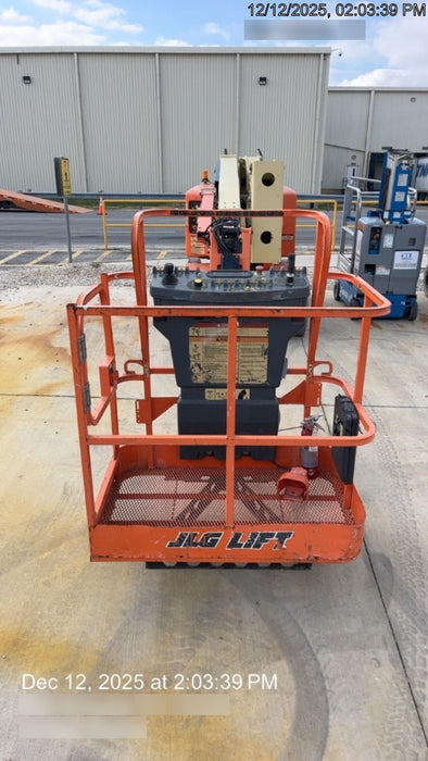 2019 JLG E400AJPN