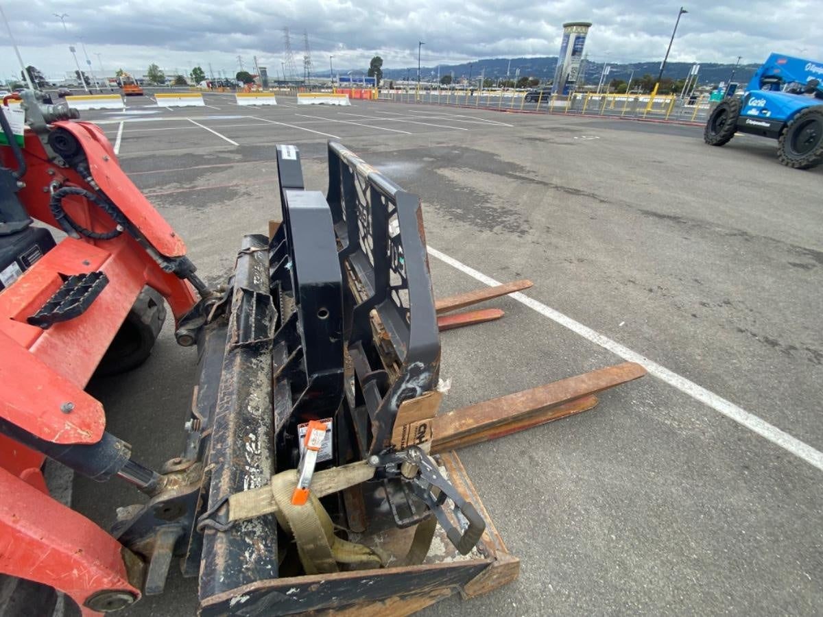 2019 PALADIN 48" Pallet Forks - Paladin