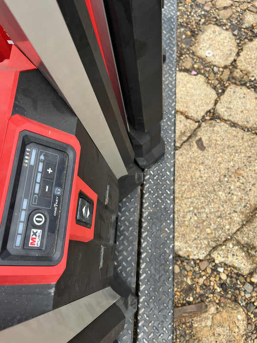 2021 MILWAUKEE MXF041-1XC