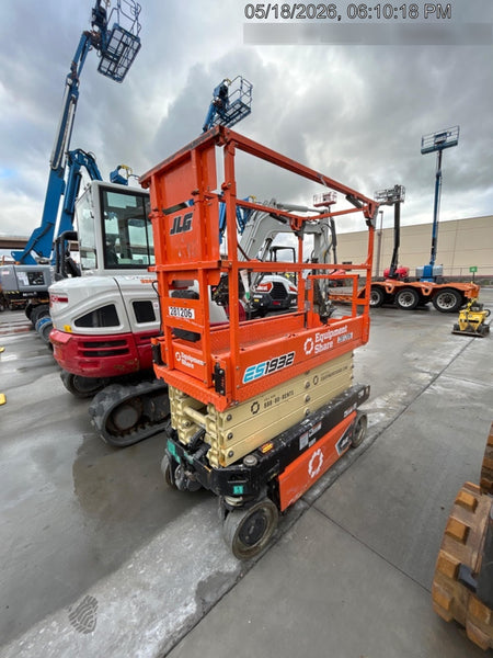 2022 JLG ES1932