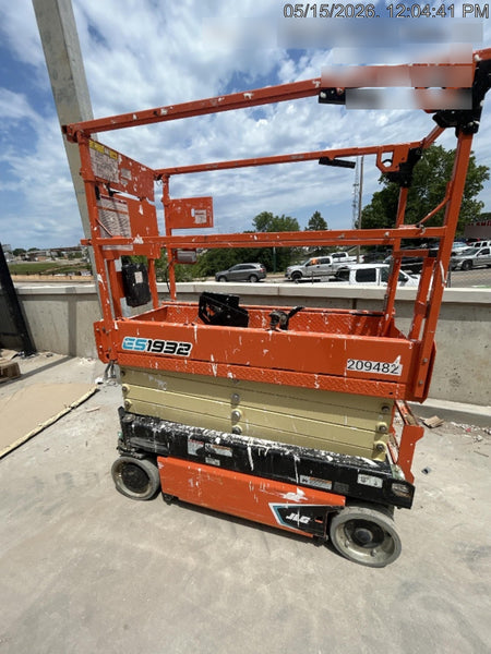 2022 JLG ES1932