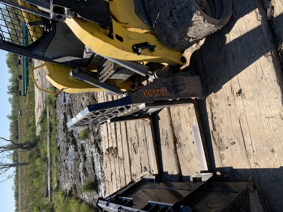 2020 EMKAY 48" Pallet Forks - Emkay