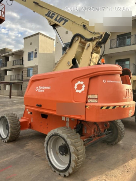 2022 JLG 660SJ