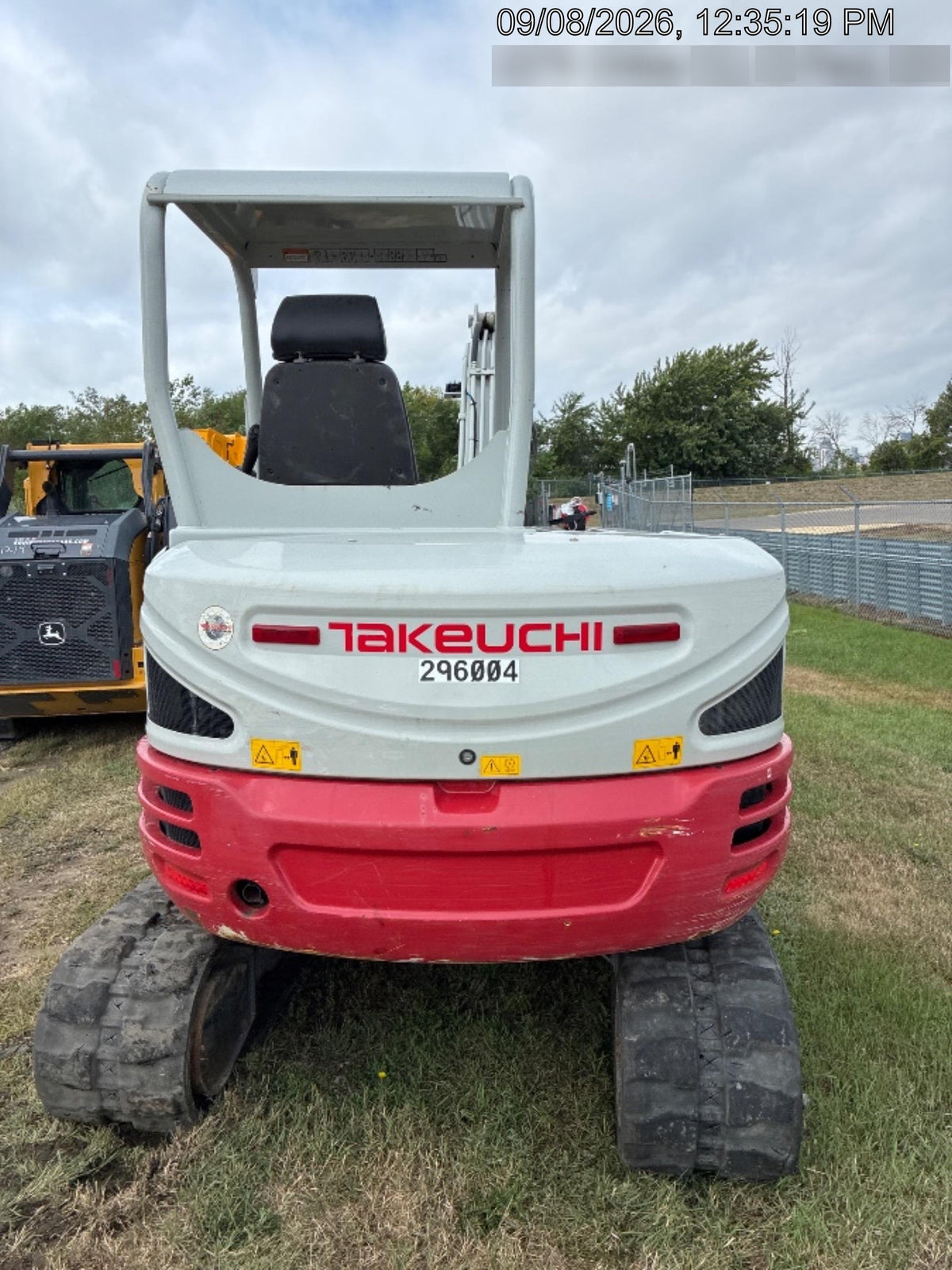 2023 TAKEUCHI TB250-2R