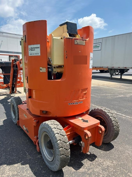 2019 JLG E300AJP