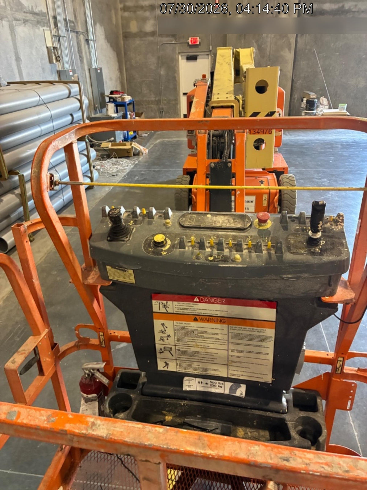 2021 JLG E400AJP Narrow