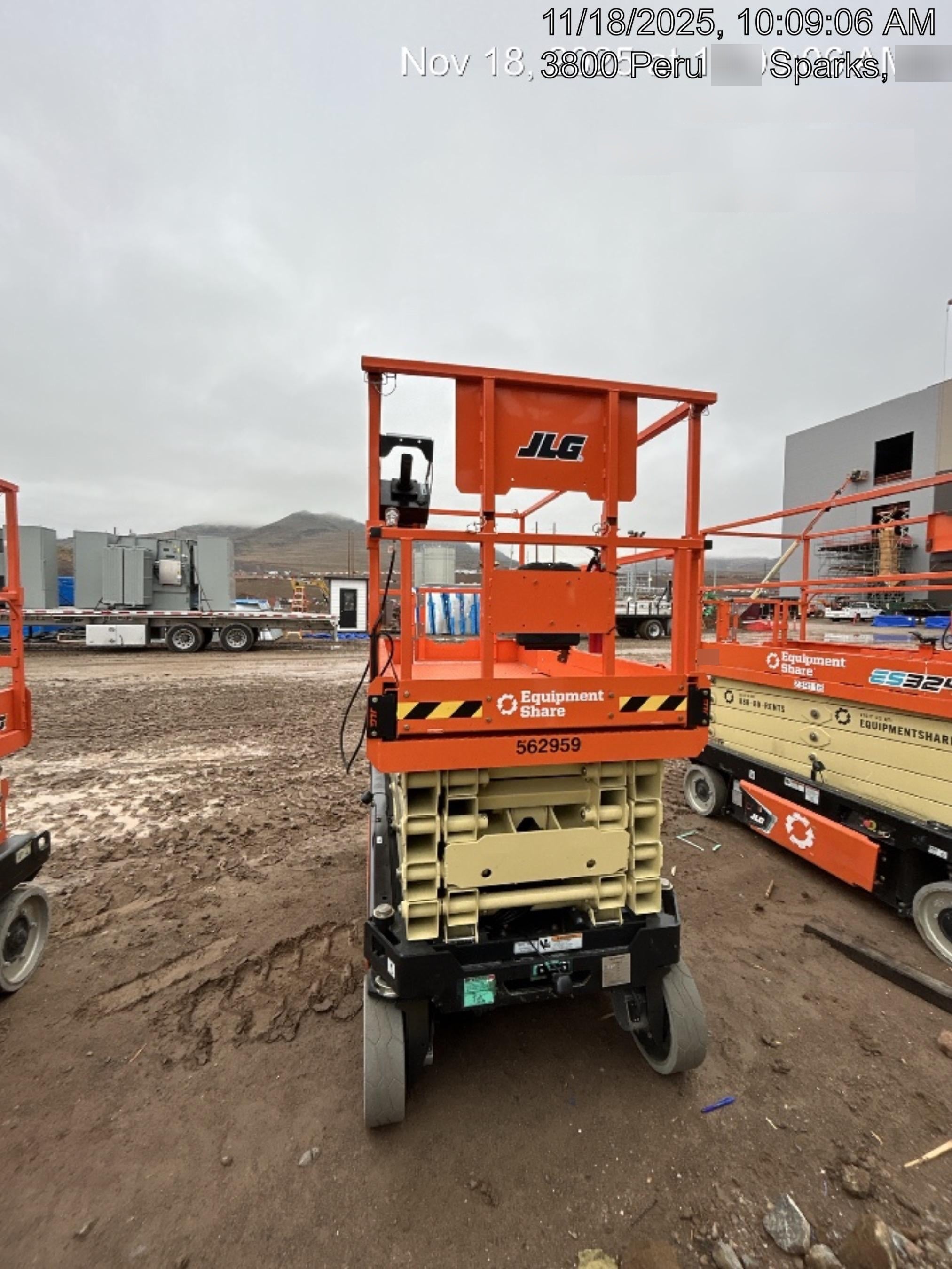 2025 JLG ES3246