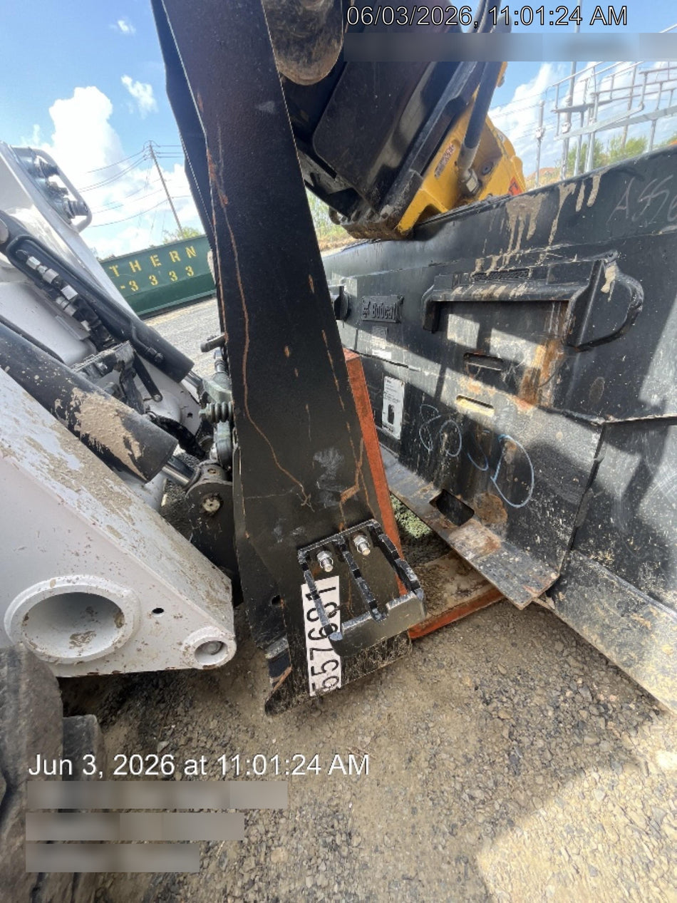 2025 ARROW MATERIAL HANDLING F5100CB - 72"