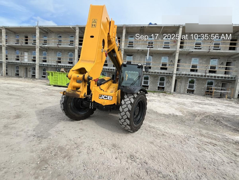 2022 JCB 510-56