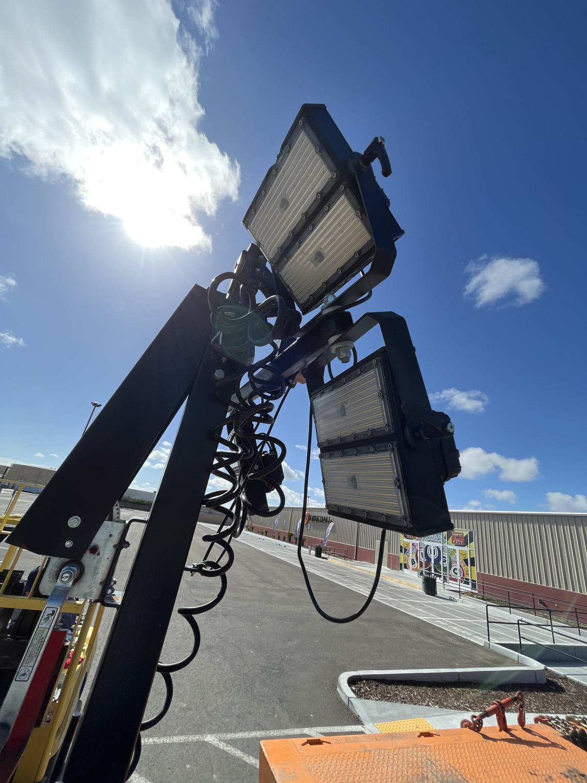 2022 Allmand NLV3GR (4) LED Light Fixture 350W, 23' Vertical Mast, 3kW Prime, Towable, ES Decals, T3