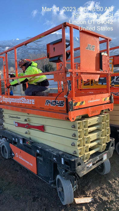 2022 JLG R4045