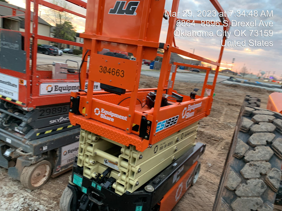 2023 JLG ES1932