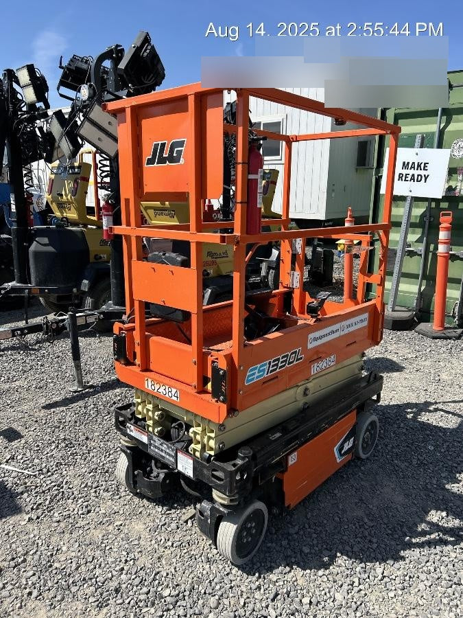 2021 JLG ES1330L