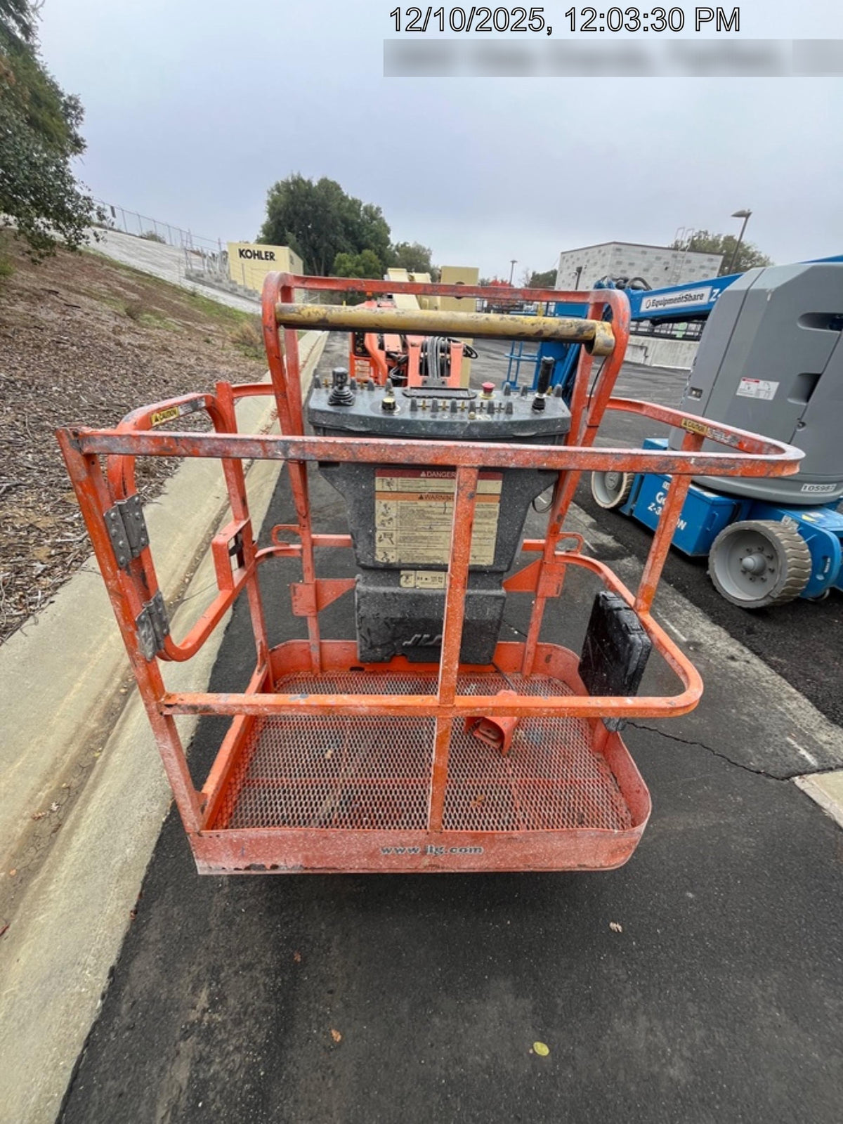 2019 JLG E400AJPN
