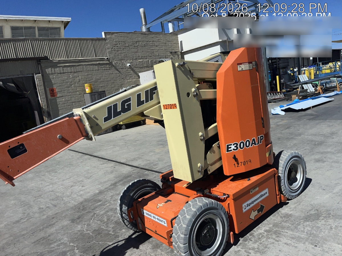 2021 JLG E300AJP