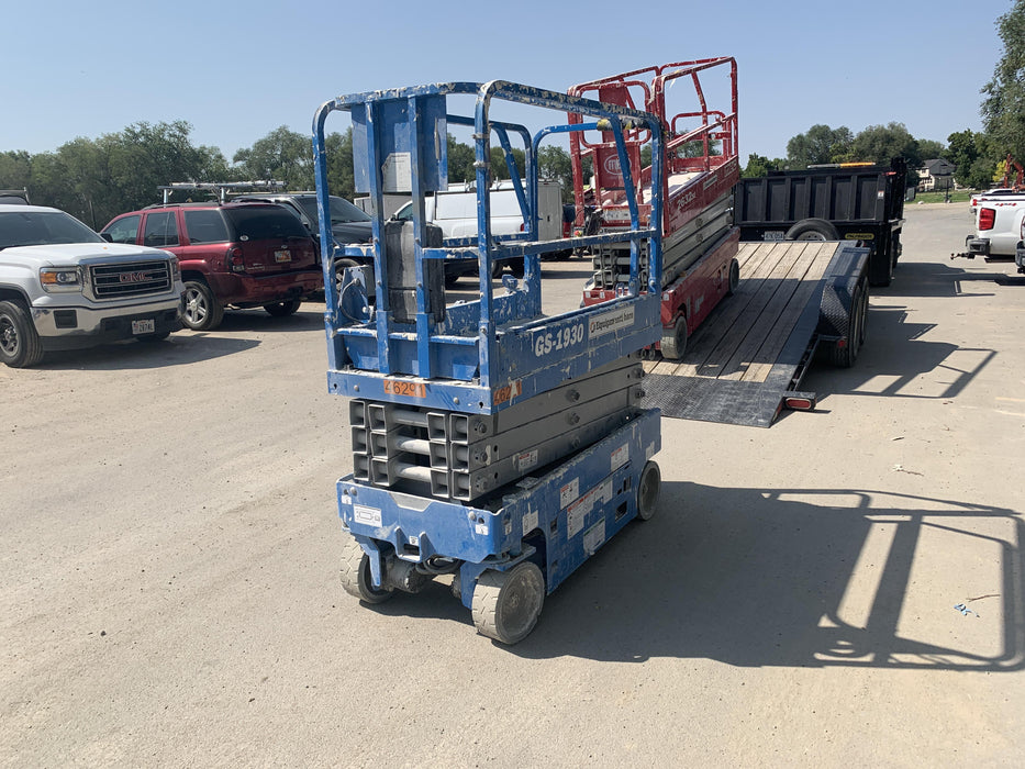 2019 Genie GS-1930 Fixed rails with chain Entry