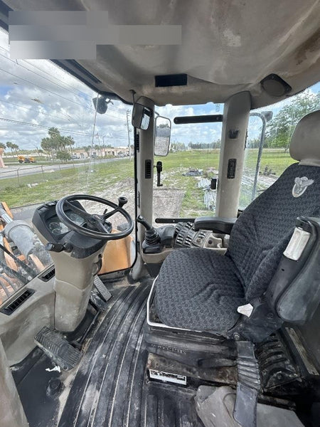 2016 Case 821F CLOSED CAB, JRB 418 STYLE HYD COUPLER