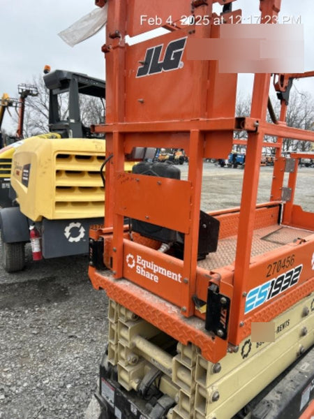 2022 JLG ES1932