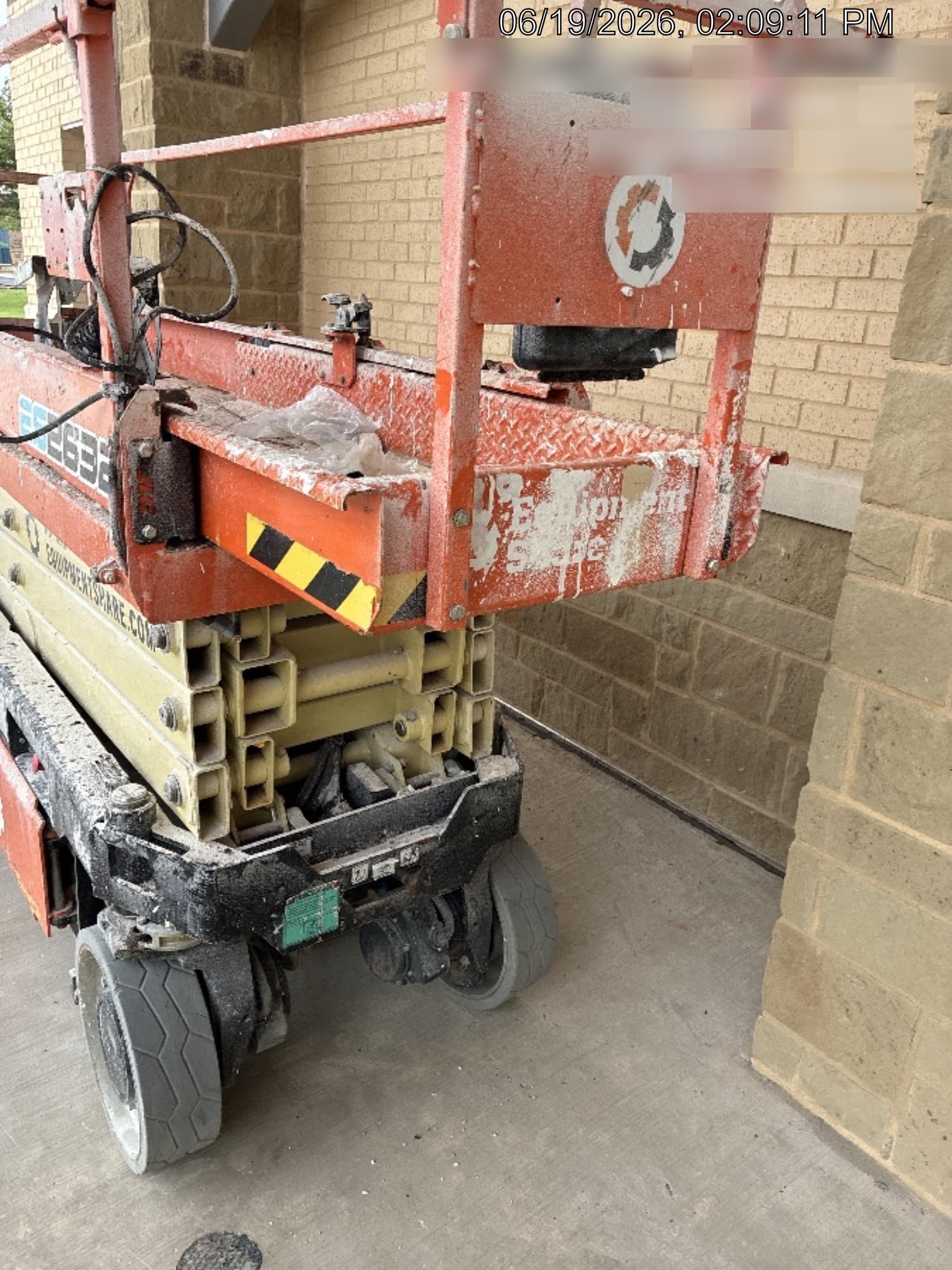 2023 JLG ES2632