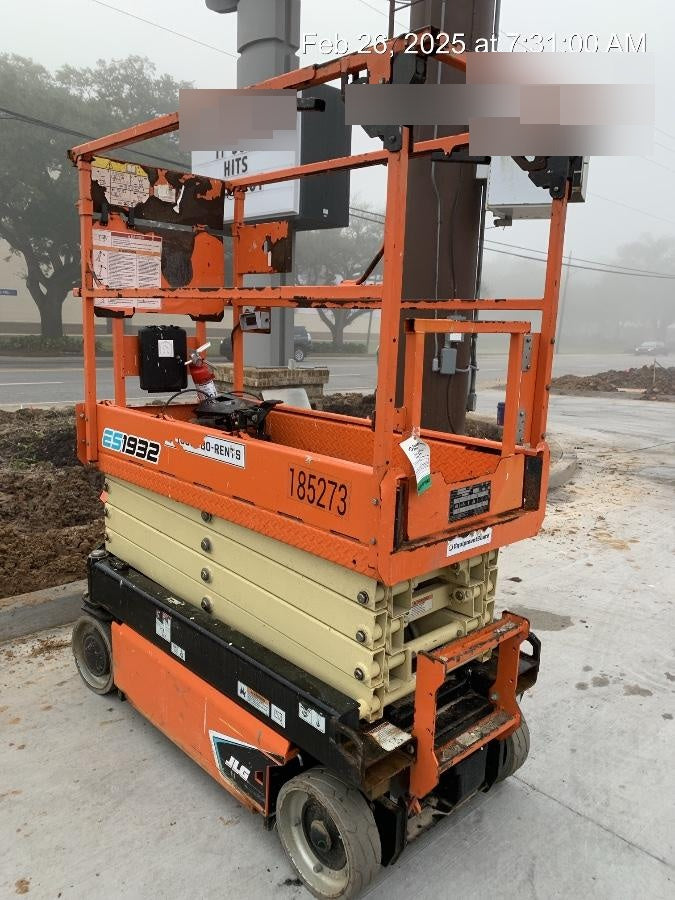2021 JLG ES1932