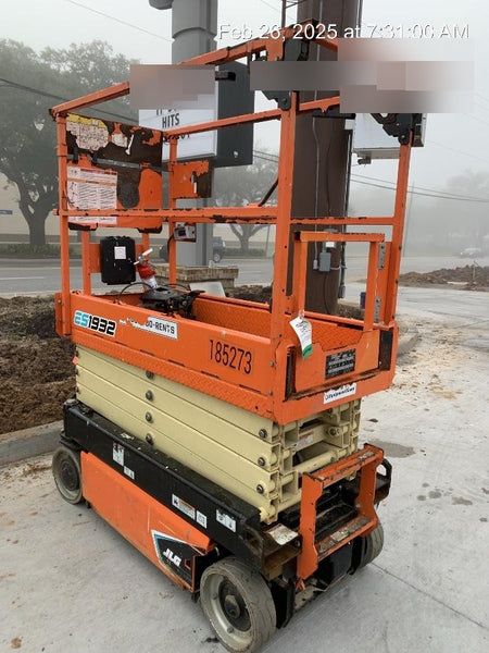 2021 JLG ES1932