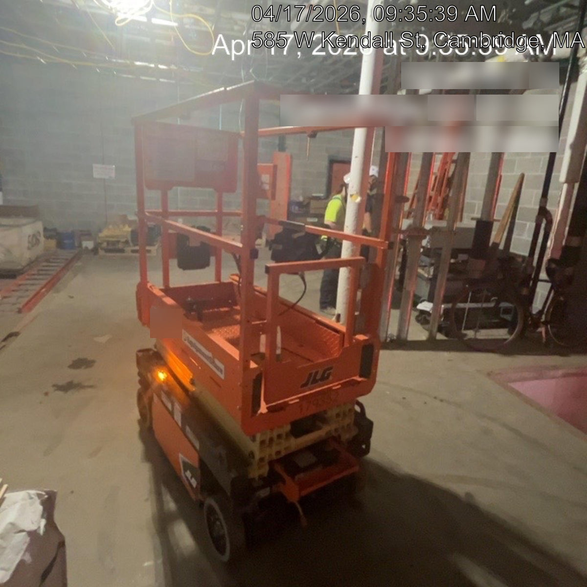 2021 JLG ES1330L