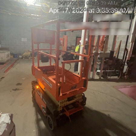 2021 JLG ES1330L