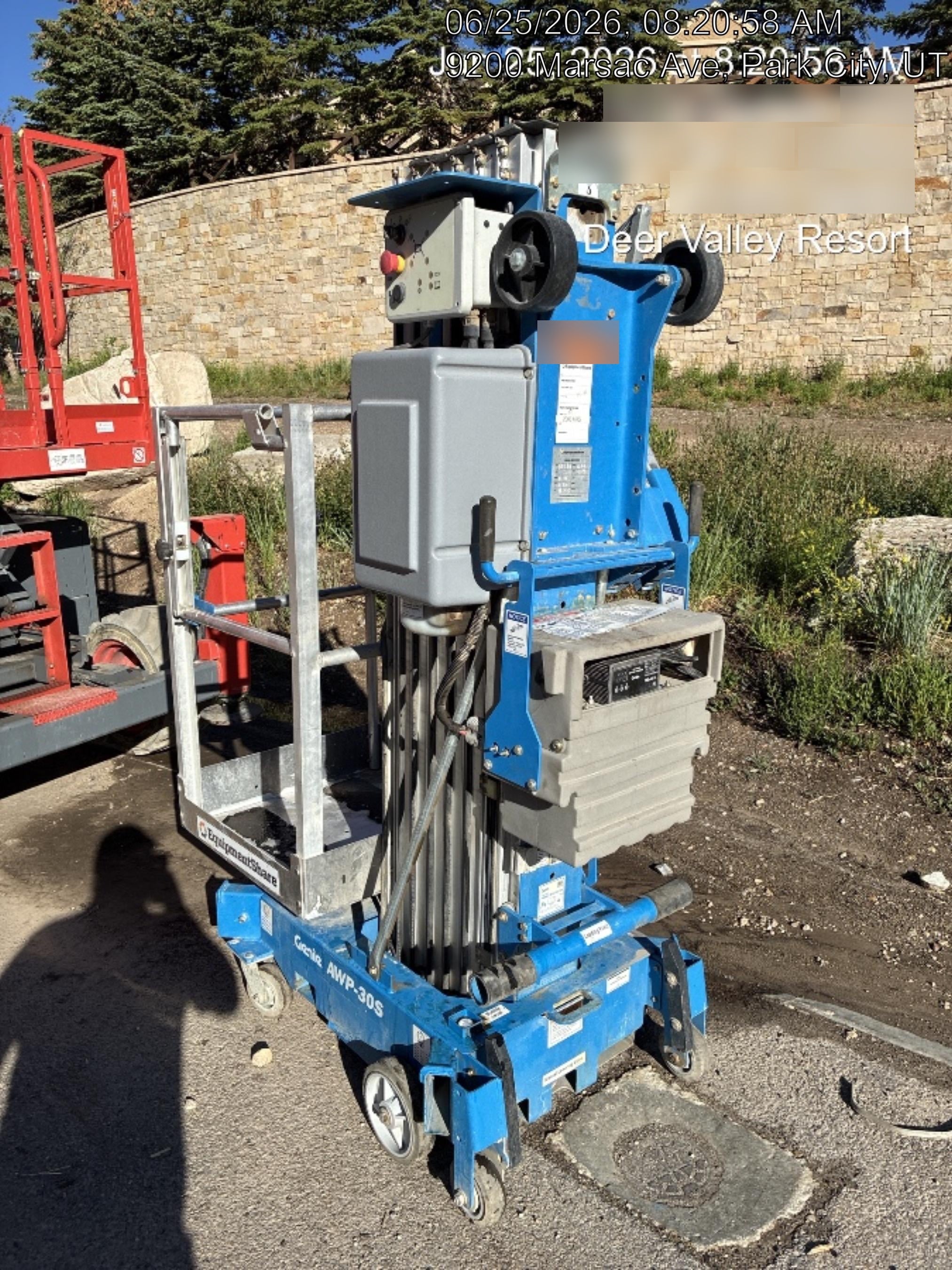 2019 GENIE AWP-30S