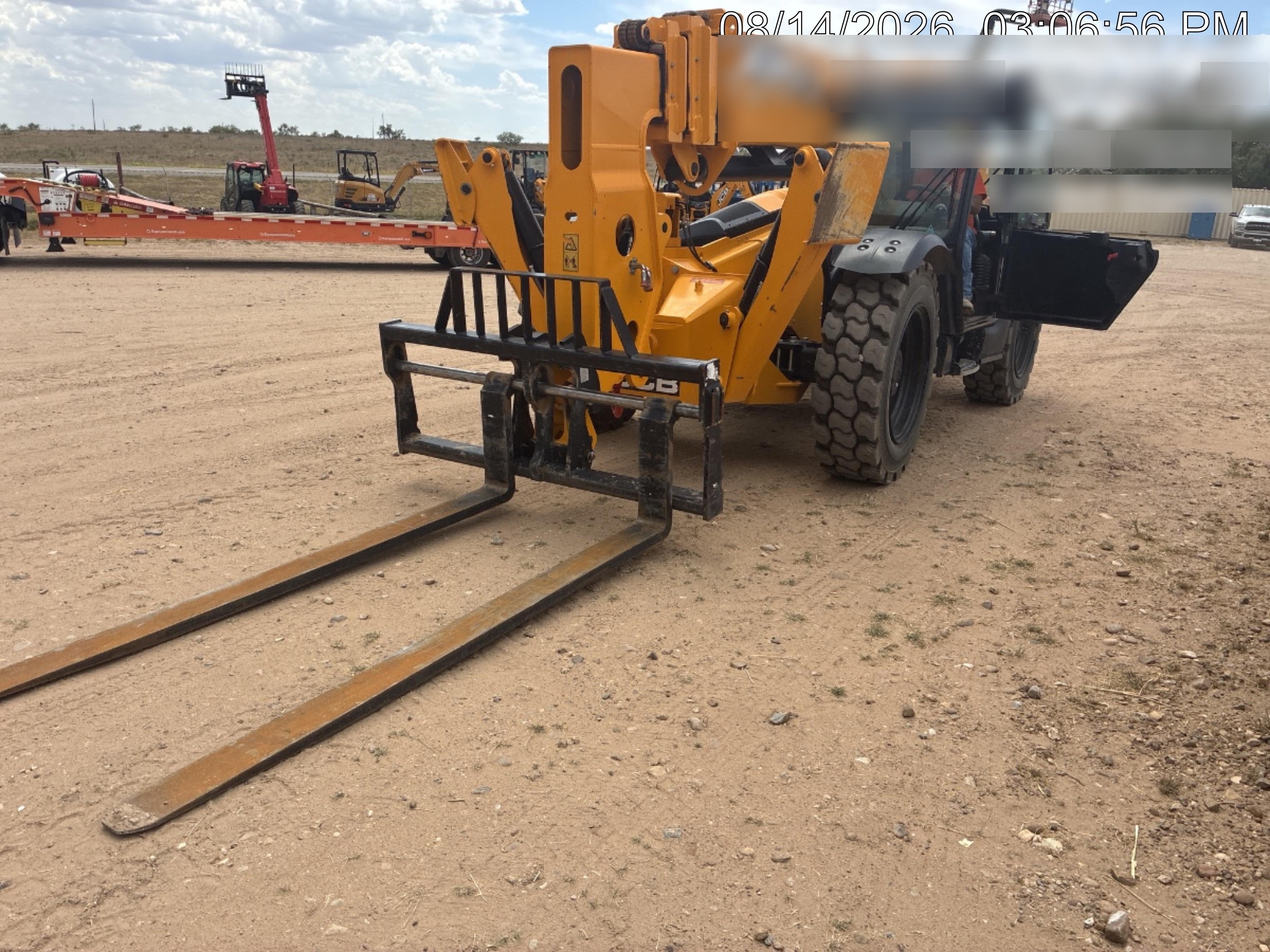2025 JCB 512-56