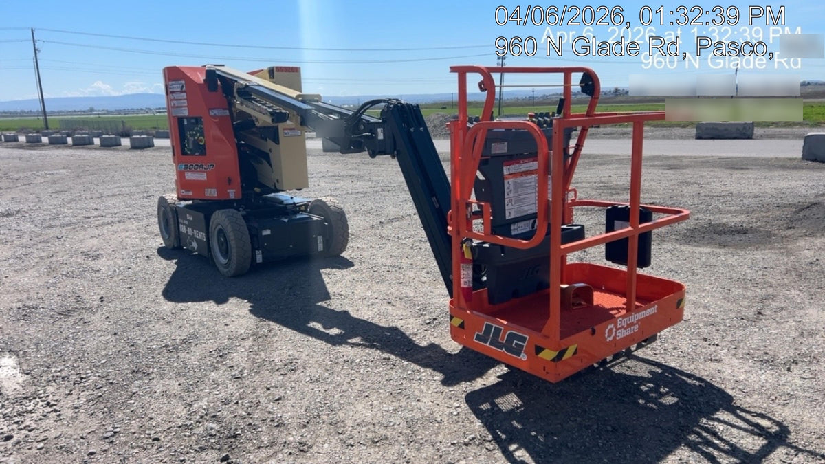 2025 JLG E300AJP