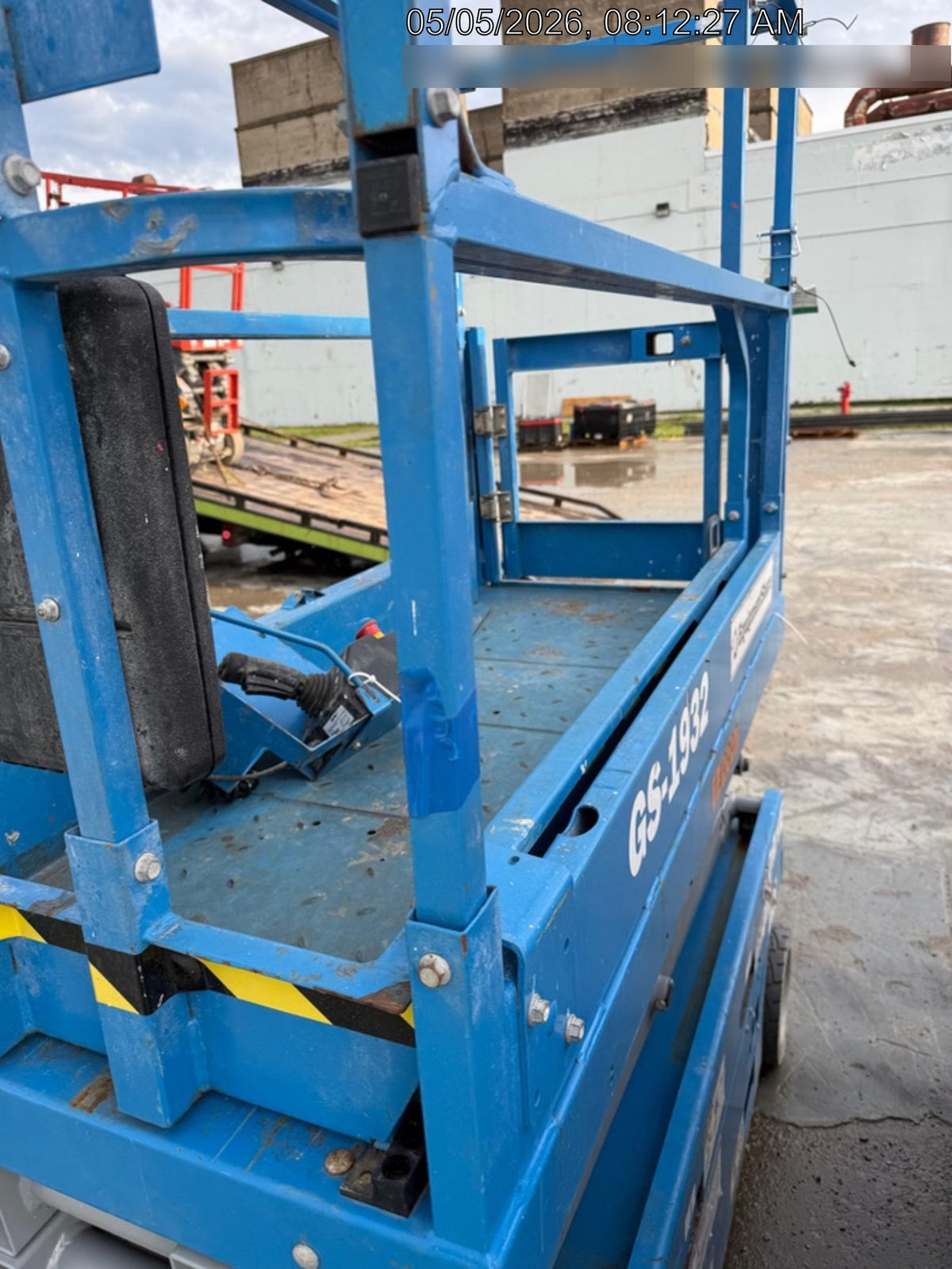 2019 Genie GS-2632 Folding rails with half height swing gate