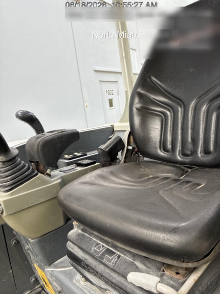 2022 TAKEUCHI TB235-2R