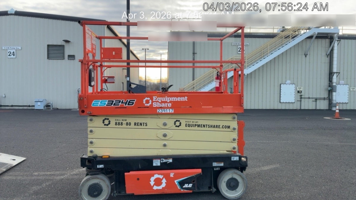 2022 JLG ES3246