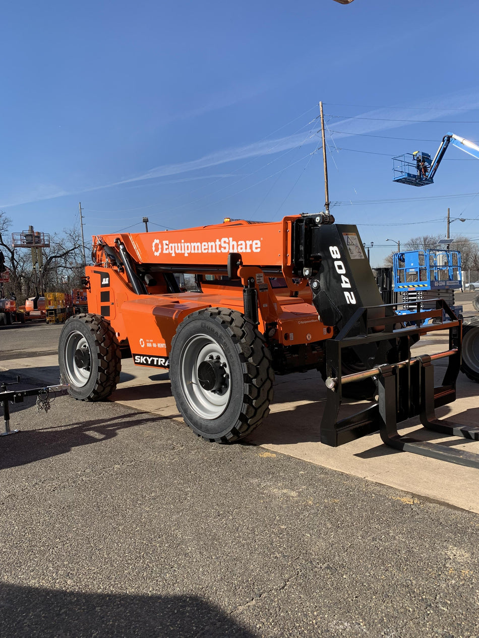 2022 SKYTRAK 8042